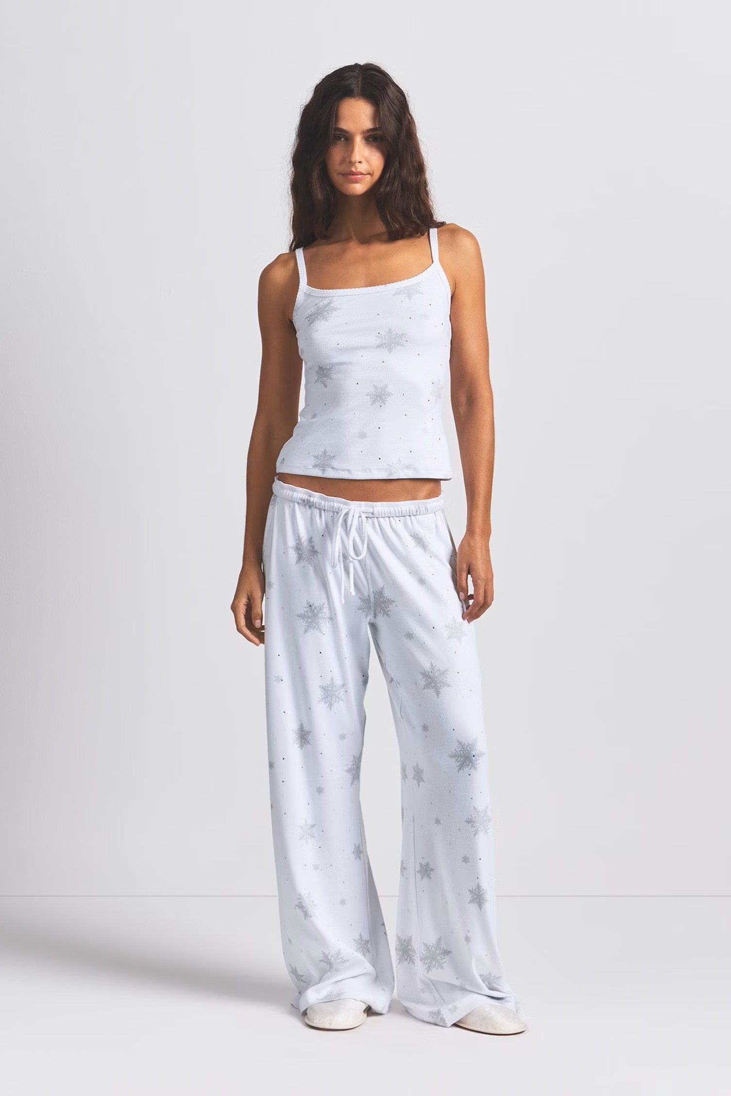 תמונת כל הלוק של CAMI